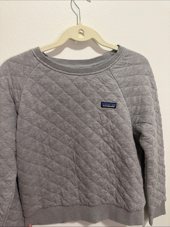 Patagonia Sweaters - Patagonia Quilted Crewneck Sweatshirt - Light Gray